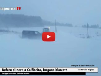 Bufera di neve a Colfiorito, furgone bloccato in mezzo alla tormenta
