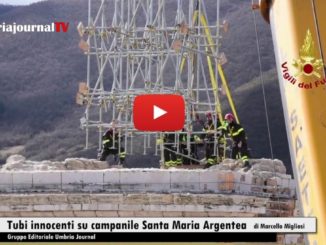Norcia, tubi innocenti su tetto campanile di Santa Maria Argentea