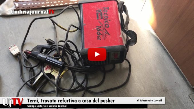 Refurtiva trovata dalla polizia a casa di un presunto pusher