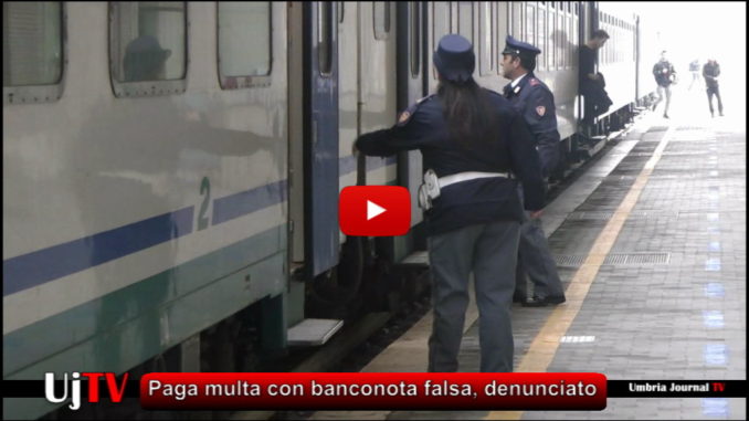 Paga multa con banconota falsa, scatta la denuncia per un viaggiatore