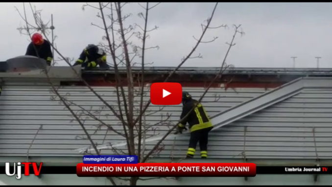 Ponte San Giovanni, incendio in una pizzeria, vigili del fuoco sul posto