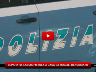 Trova pistola dell'ex marito nascosta dentro l'armadio, denunciato