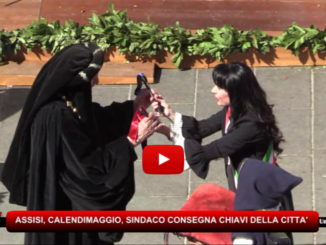 Calendimaggio Assisi, sindaco ha consegnato le Chiavi della Città al Maestro de Campo