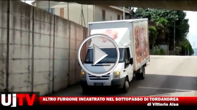 Altro furgone incastrato nel sottopasso di Tordandrea