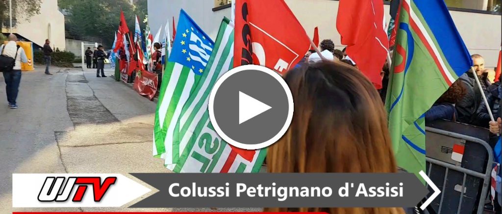 Licenziamenti Colussi, lavoratori protestano nella sede Confindustria a Perugia