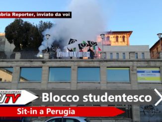 Sit-in Blocco Studentesco Perugia a Piazza Partigiani