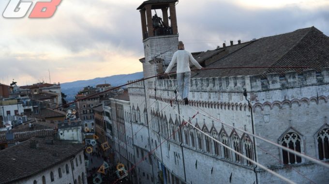 Il funambolo di Perugia e il suo spettacolo (20)