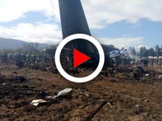 Algeria, aereo militare si schianta dopo il decollo: almeno 257 morti