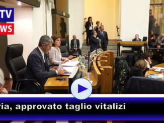 Regione Umbria, approvato taglio vitalizi ex consiglieri regionali