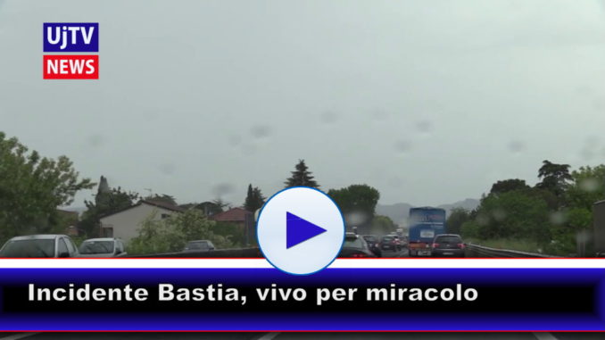 Incidente sulla 75 Centrale Umbra a Bastia tir schiaccia auto, vivo per miracolo