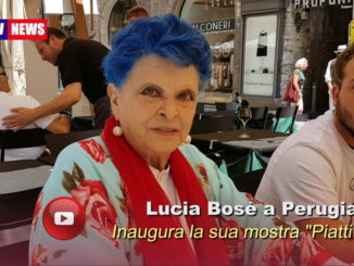 La mostra Piatti di Lucia Bosé alla boutique Buonumori, quattro chiacchiere con l'attrice