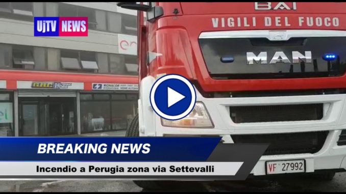 Video incendio a Perugia, fiamme interessano il magazzino della GBC