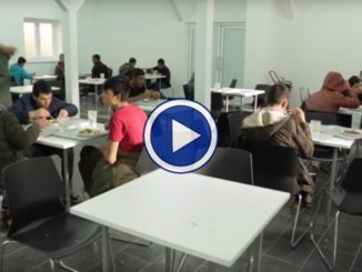 Bosnia, apre un nuovo centro per migranti le immagini video