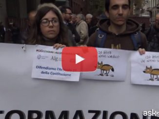 #GiùLeManiDallInformazione, giornalisti in piazza video in tutta Italia