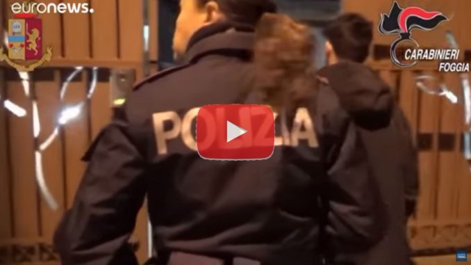 Maxi blitz antimafia a Foggia, in manette 30 persone video Euronews