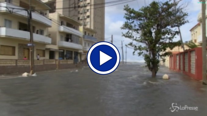 Inondazioni a L'Avana, migliaia gli evacuati