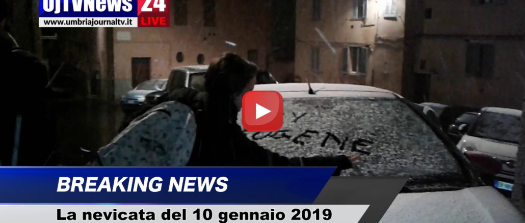 La neve arriva anche Perugia, silenziosa imbianca la città, le prime immagini