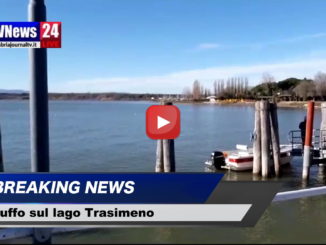 Trasimeno, due castiglionesi danno il benvenuto al 2019 tuffandosi sul lago