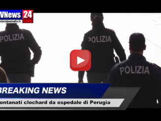 Allontanati i senza tetto dall'ospedale di Perugia, video