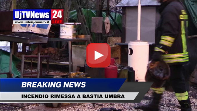 Tragedia sfiorata a Bastia Umbra, video incendio rimessa di animali