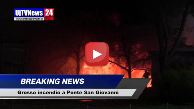 Incendio a Ponte San Giovanni, fiamme alla Biondi recuperi