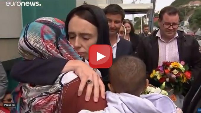 Strage nelle moschee, i morti dell'assalto sono arrivati a 50 video della disperazione