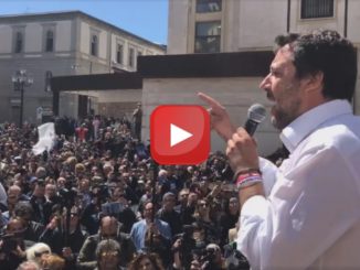 ? LIVE - Ministro Matteo Salvini a Catanzaro, ne ha un po' per tutti
