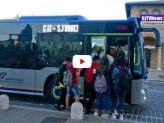 Situazione trasporti fra Assisi e Santa Maria, studenti pressati come sardine in scatola
