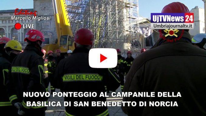Nuovo ponteggio a protezione di quel che resta del campanile della Basilica di San Benedetto