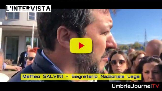 Matteo Salvini alla Treofan, il video della dichiarazione fuori dalla fabbrica 