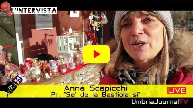 Anna Scapicchi, presidente de Se' de la Bastiola si' presenta il mercatino della solidarietà