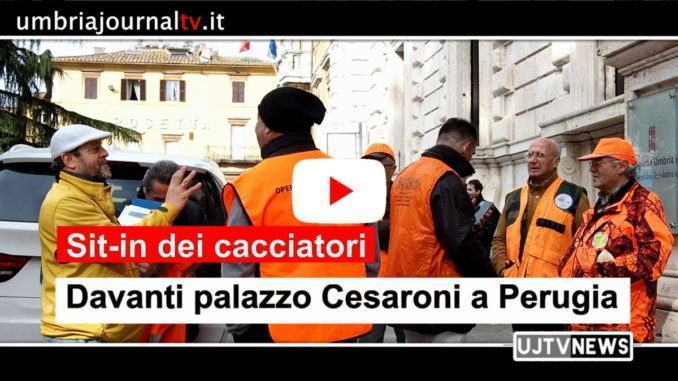 Cacciatori davanti palazzo Cesaroni a Perugia e in aula
