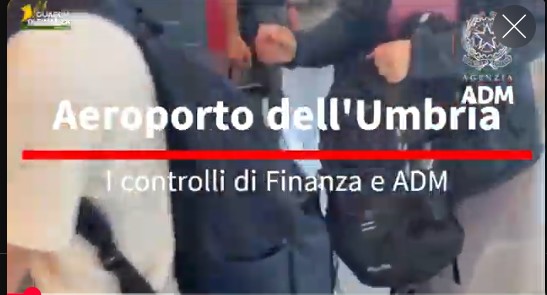 Controlli ADM e GdF in aeroporto, semestre con segno positivo