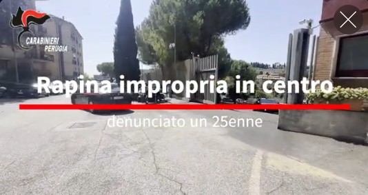 Rapina impropria in centro, denunciato un 25enne
