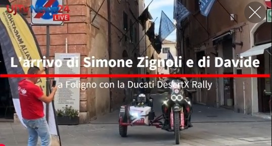 Un viaggio di cuore: Davide arriva a Foligno con Simone Zignoli e la Ducati DesertX Rally